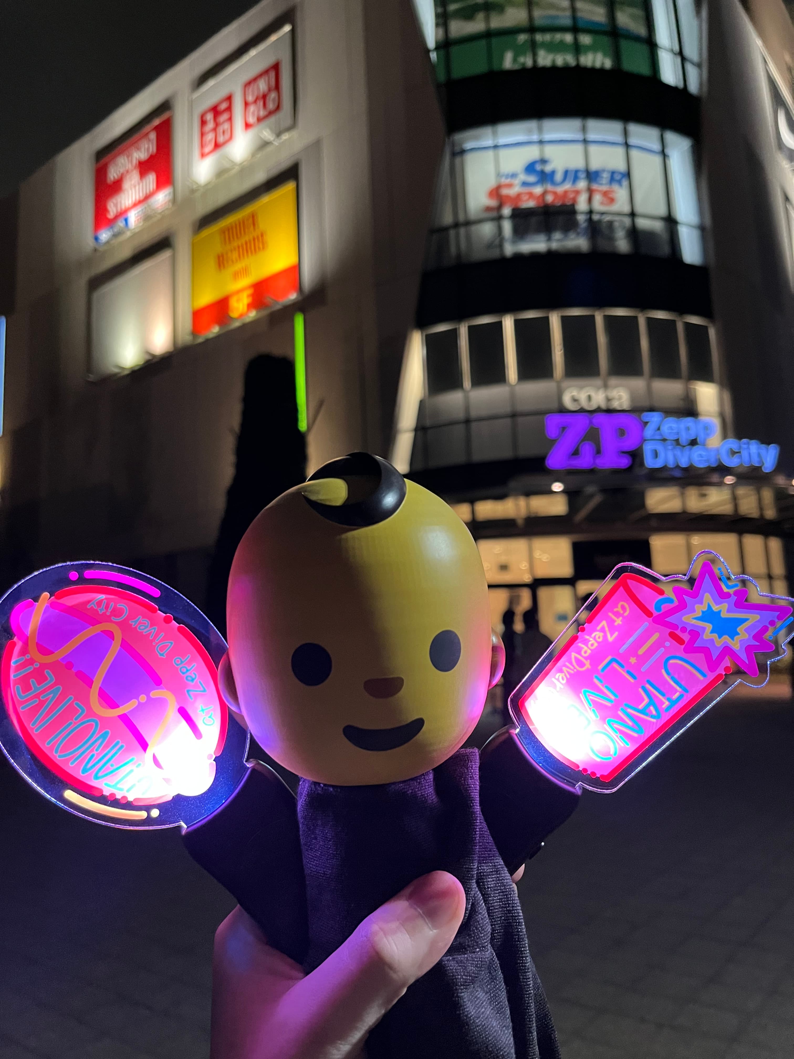 嬰兒 3D 模型 配上演唱會手燈🌭👶🧨